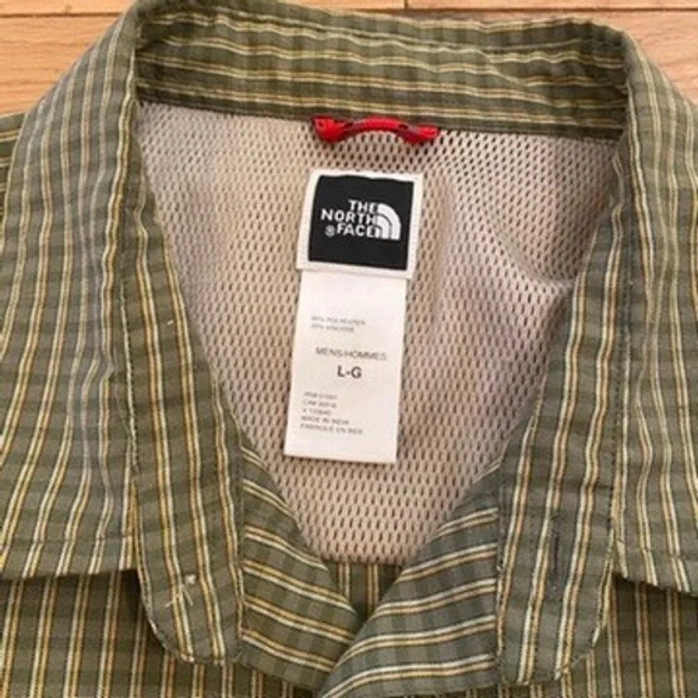 The North Face Mens Plaid Short Sleeve Button Down Shirt Green Large Hiking L